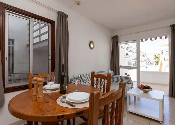 Floritas 29 - One Bed With Pool View Apartment