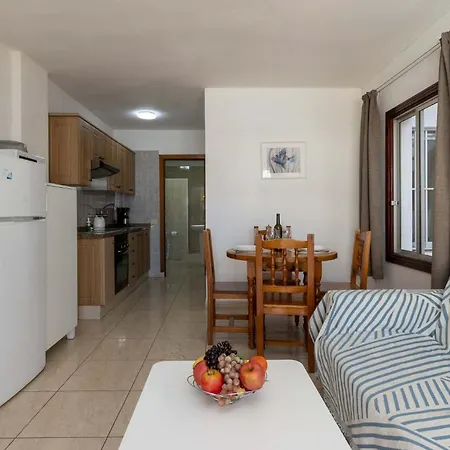 Floritas 29 - One Bed With Pool View Playa de las Americas (Tenerife)